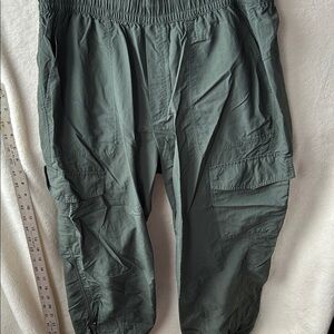 Quick dry Green Cargo Pants size L